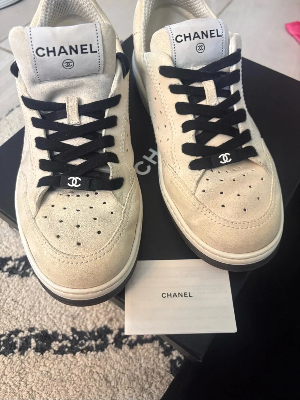 Authentic Channel 22A Low top sneakers Beige Suede